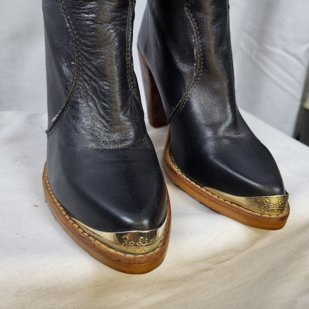 Small heel black boots